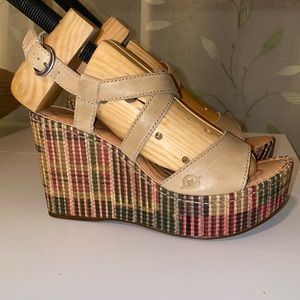 Born Caicos Wedge Sandal in Natural, Size 6